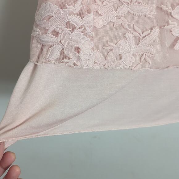 Soft Pink Viscose Pullover Top with Embroidered Panel Women's Size Medium - Picture 5 of 10